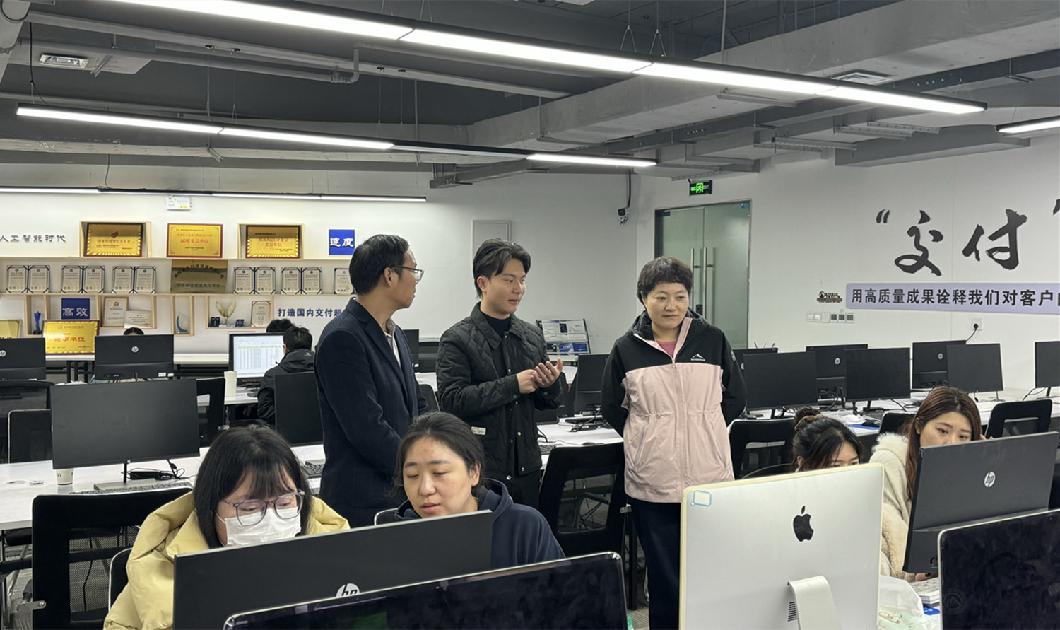 計算機與軟件工程學(xué)院深入開展訪企拓崗活動，助力數(shù)字內(nèi)容制作服務(wù)行業(yè)人才培養(yǎng)